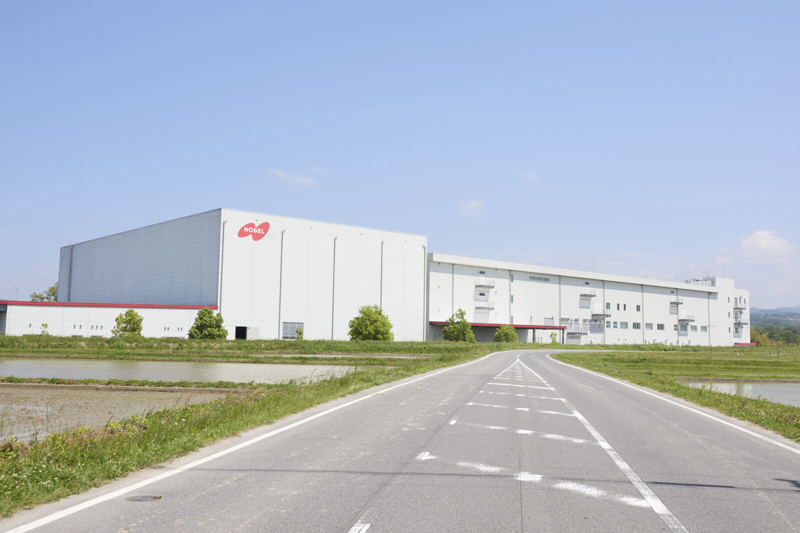 ノーベル製菓三重美旗工場の外観